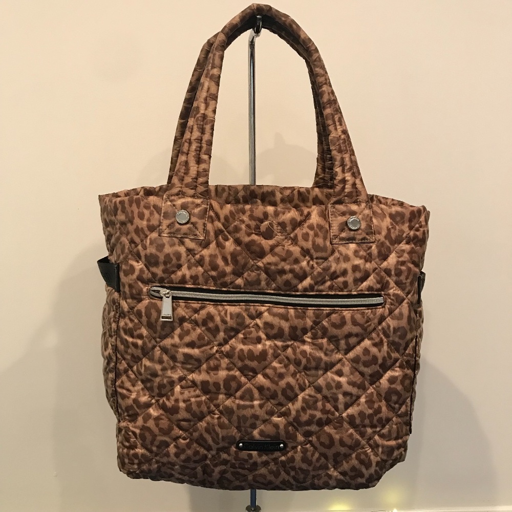 PERFECT CONDITION Calvin Klein reversible puff